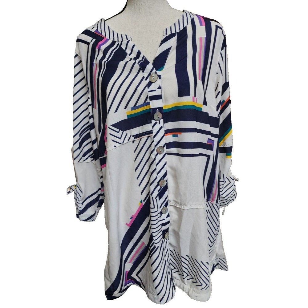 John Mark Geometric Print Tunic Size Medium MOP Buttons